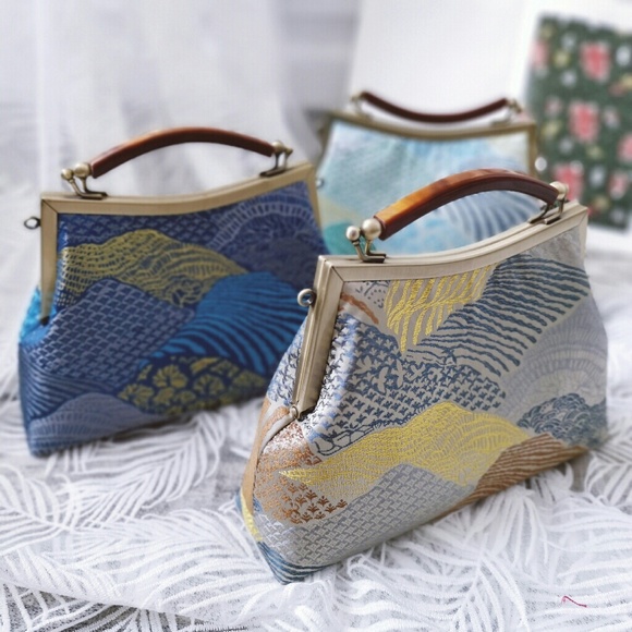 Embroidered Mountain Clutch Or Retro Woman Handbag